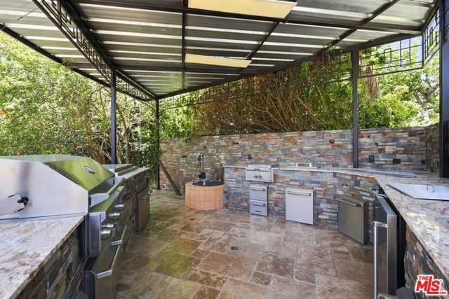 8739 Mclennan Avenue, Los Angeles, CA 91343