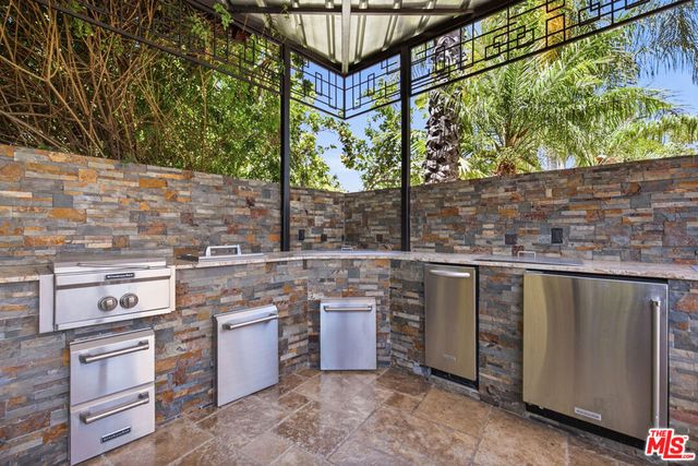 8739 Mclennan Avenue, Los Angeles, CA 91343