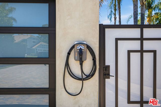 8739 Mclennan Avenue, Los Angeles, CA 91343