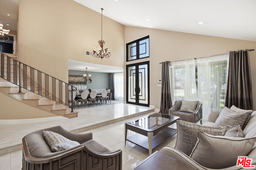 8739 Mclennan Avenue, Los Angeles, CA 91343