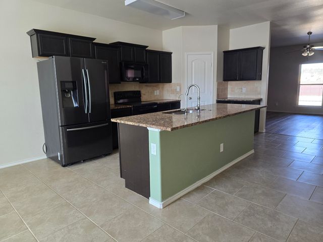 7028 34th Place, Lubbock, TX 79407