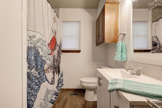 15375 Arrowhead Drive, Yukon, OK 73099