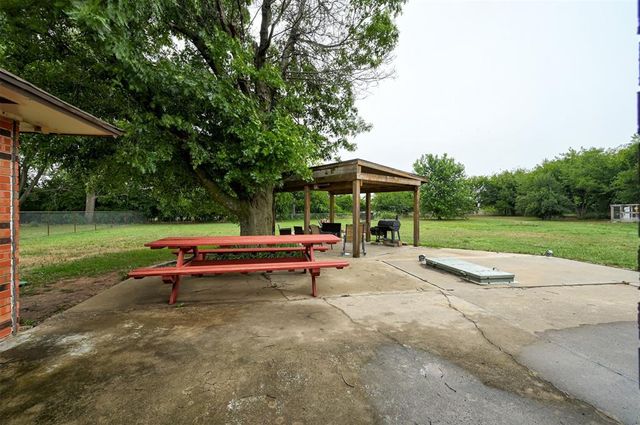 15375 Arrowhead Drive, Yukon, OK 73099