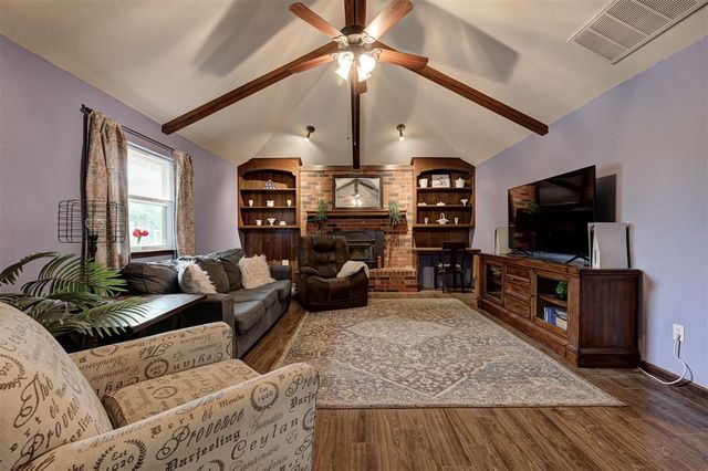 15375 Arrowhead Drive, Yukon, OK 73099