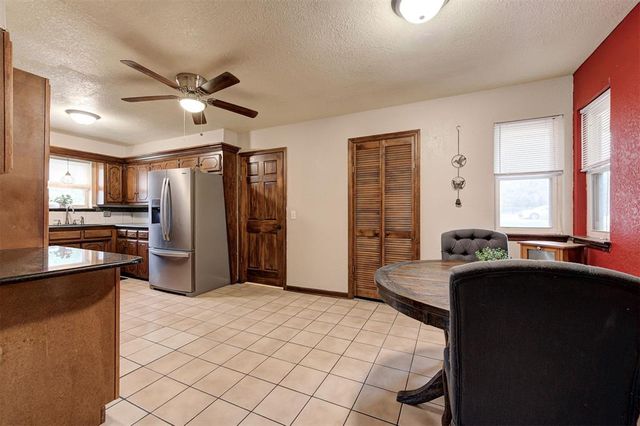 15375 Arrowhead Drive, Yukon, OK 73099