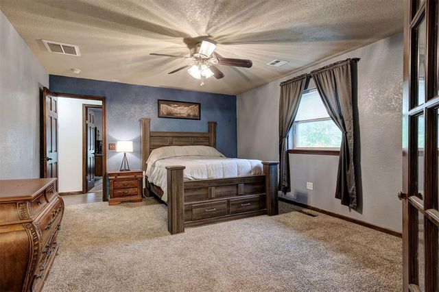 15375 Arrowhead Drive, Yukon, OK 73099
