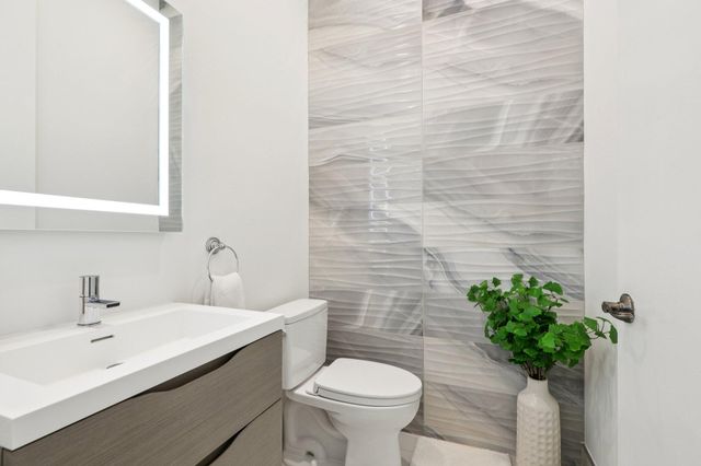 173 Via Condado Way, Palm Beach Gardens, FL 33418