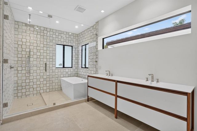 7222 SW 52nd Ct, Miami, FL 33143