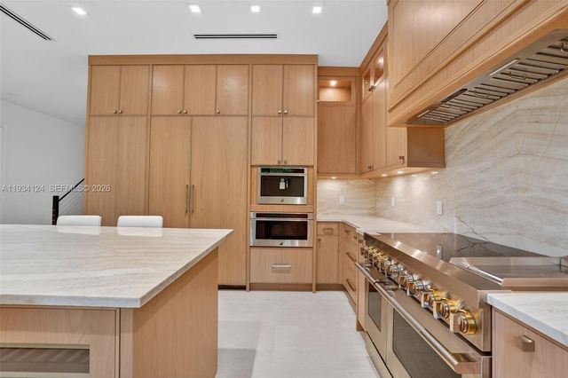 7222 SW 52nd Ct, Miami, FL 33143