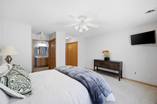 5323 University Drive S D, Fargo, ND 58104