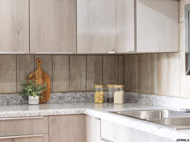 4316 S 37 Street, Omaha, NE 68107