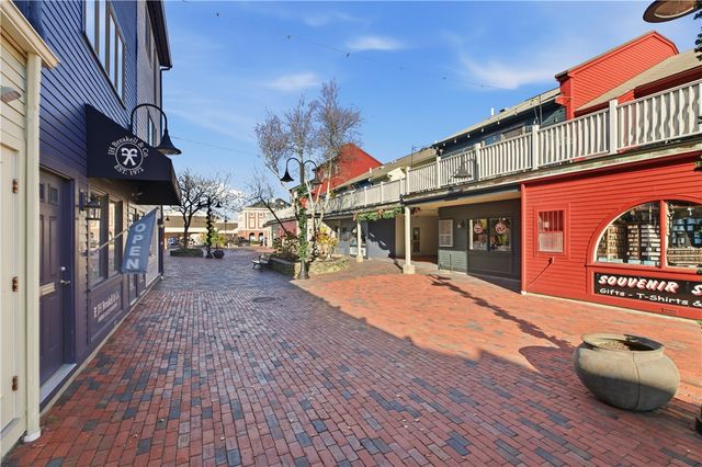 216 Goddard Row, Newport, RI 02840