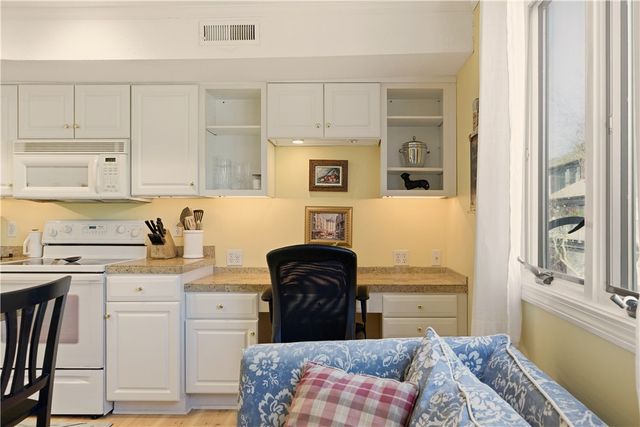 216 Goddard Row, Newport, RI 02840