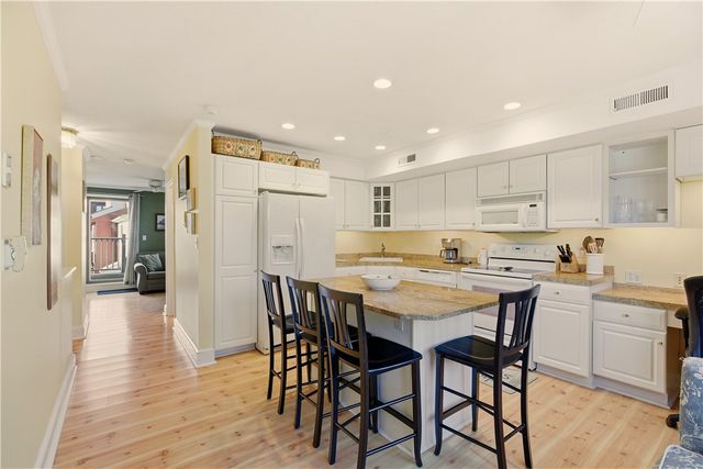 216 Goddard Row, Newport, RI 02840