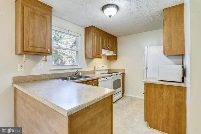 11127 CAPTAINS WALK CT, North Potomac, MD 20878