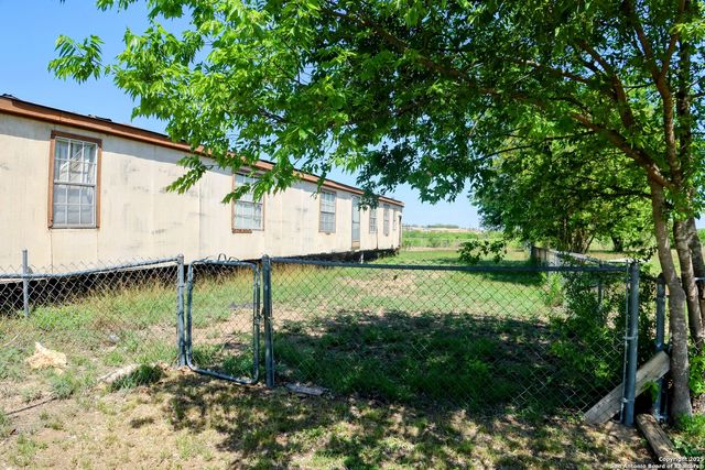 6022 Pioneer Rdg, San Antonio, TX 78242