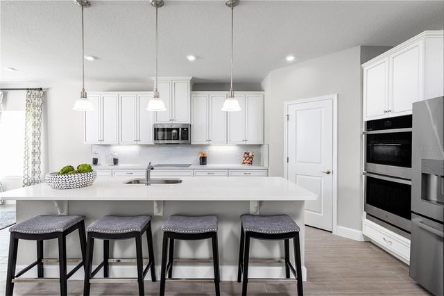 2218 BLUE HERON CIRCLE, Auburndale, FL 33823