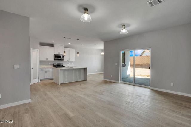 45060 Andale Avenue, Lancaster, CA 93535