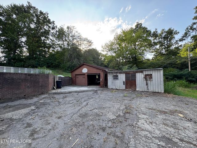 10043 Rutledge Pike, Corryton, TN 37721