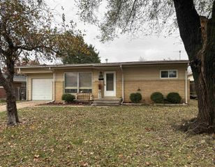 1912 N Prairie Ln, Augusta, KS 67010