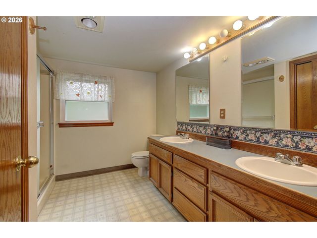 16327 Ne 238TH St, Battle Ground, WA 98604