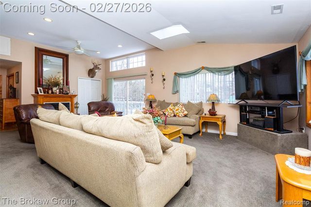 2020 Charnwood Drive, Troy, MI 48098