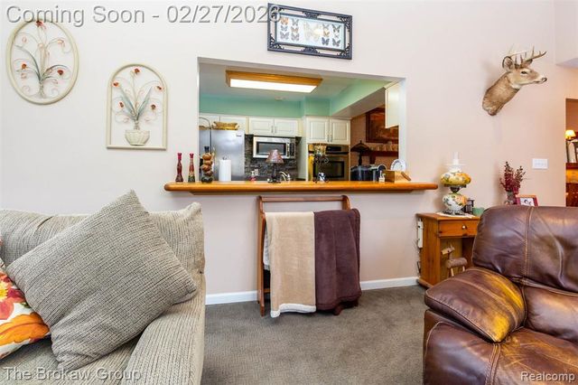 2020 Charnwood Drive, Troy, MI 48098