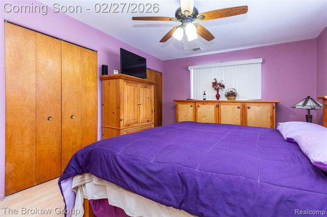 2020 Charnwood Drive, Troy, MI 48098