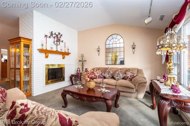 2020 Charnwood Drive, Troy, MI 48098