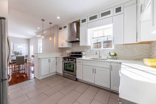 606 Bellwood Avenue, Bellwood, IL 60104