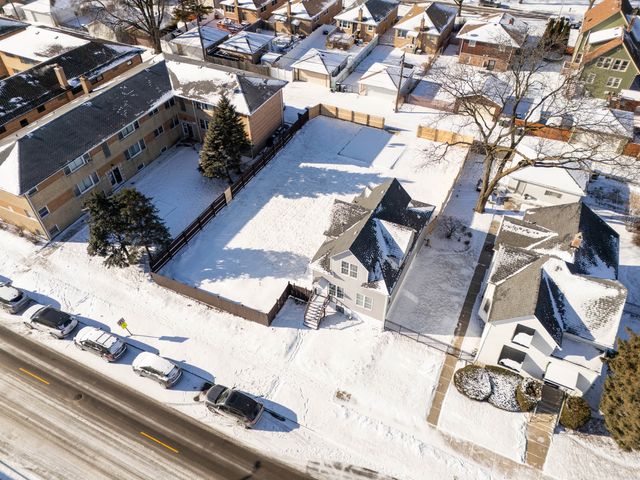 606 Bellwood Avenue, Bellwood, IL 60104