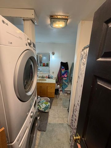 18-20 Elm Street, Derry, NH 03038