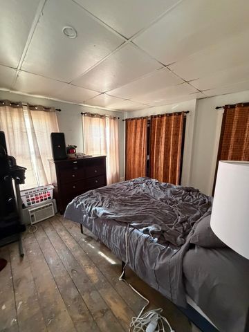 18-20 Elm Street, Derry, NH 03038