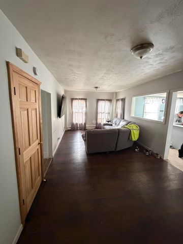 18-20 Elm Street, Derry, NH 03038