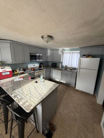 18-20 Elm Street, Derry, NH 03038