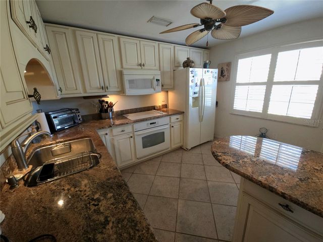 3502 57TH AVE CIR W, Bradenton, FL 34210