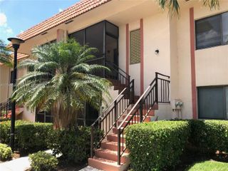369 Lakeview Drive 203, Weston, FL 33326