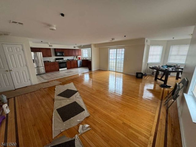 787 Clinton Ave, Newark City, NJ 07108