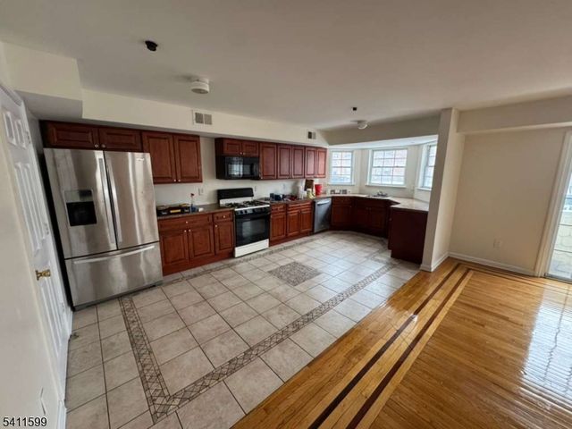 787 Clinton Ave, Newark City, NJ 07108