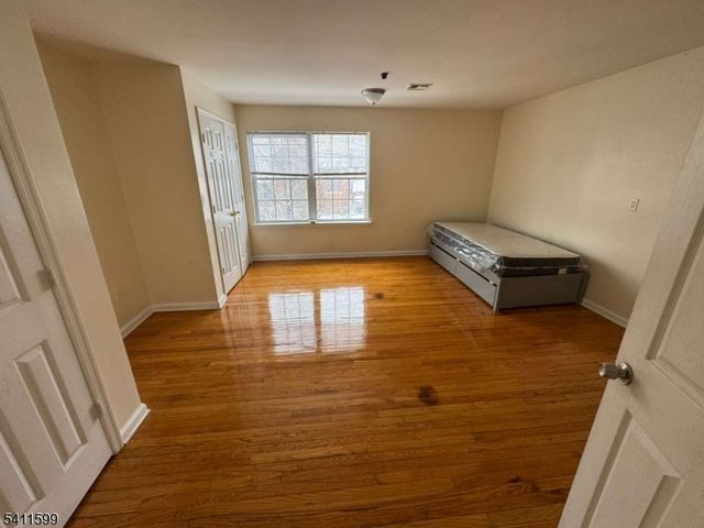 787 Clinton Ave, Newark City, NJ 07108