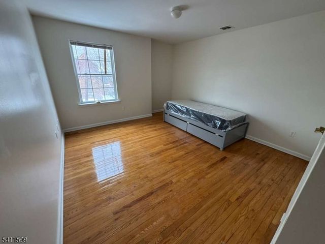 787 Clinton Ave, Newark City, NJ 07108