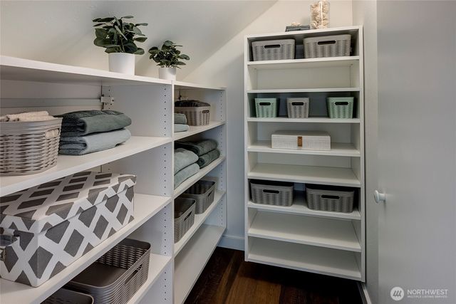 1919 11th Avenue E, Seattle, WA 98102