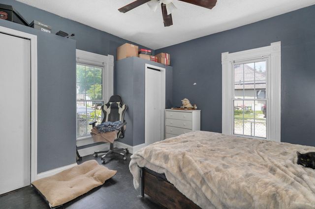 1747 N Texas Avenue, Springfield, MO 65803