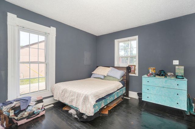 1747 N Texas Avenue, Springfield, MO 65803
