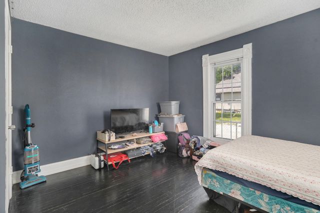 1747 N Texas Avenue, Springfield, MO 65803