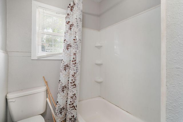 1747 N Texas Avenue, Springfield, MO 65803