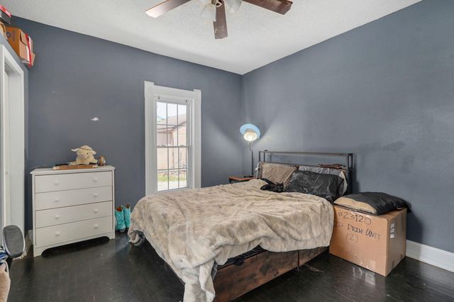 1747 N Texas Avenue, Springfield, MO 65803