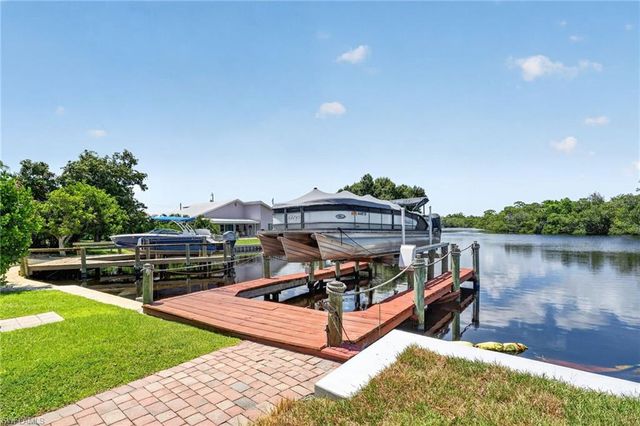 1298 Thompson ST, North Fort Myers, FL 33903
