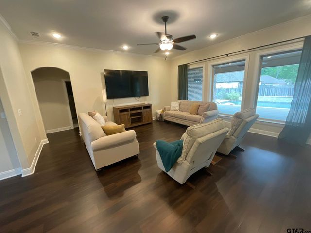 111 Hay Meadow, Winona, TX 75792