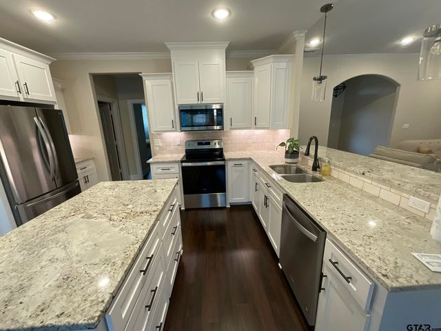 111 Hay Meadow, Winona, TX 75792